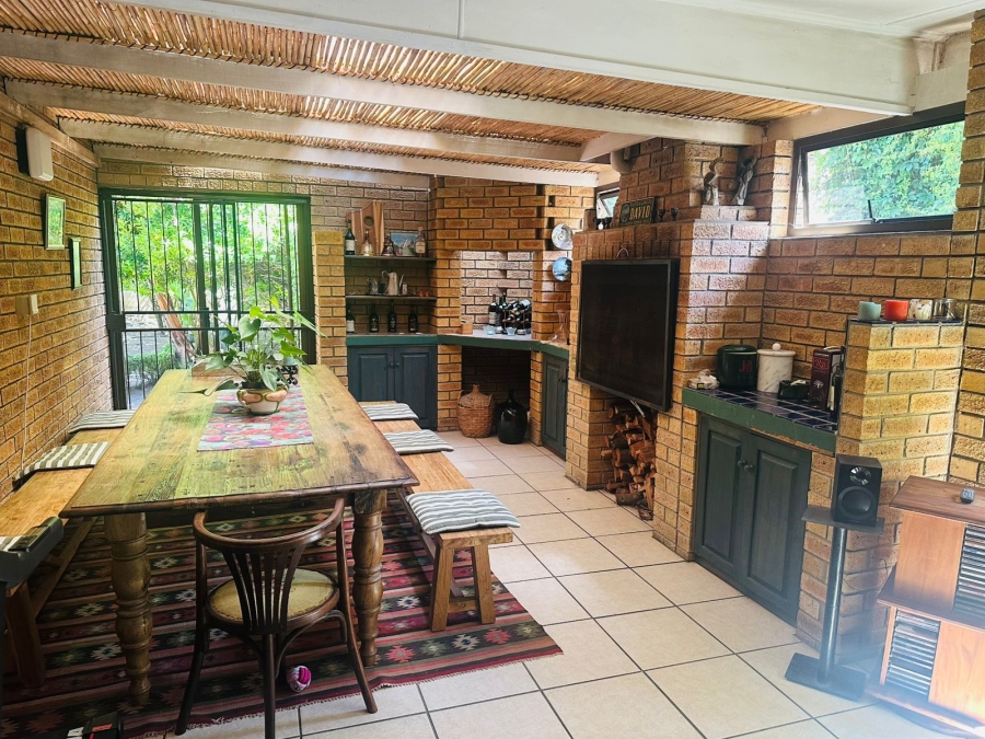 4 Bedroom Property for Sale in Glen Barrie Western Cape